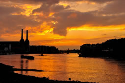 Join a Sunset Walk Along Thames Foreshore