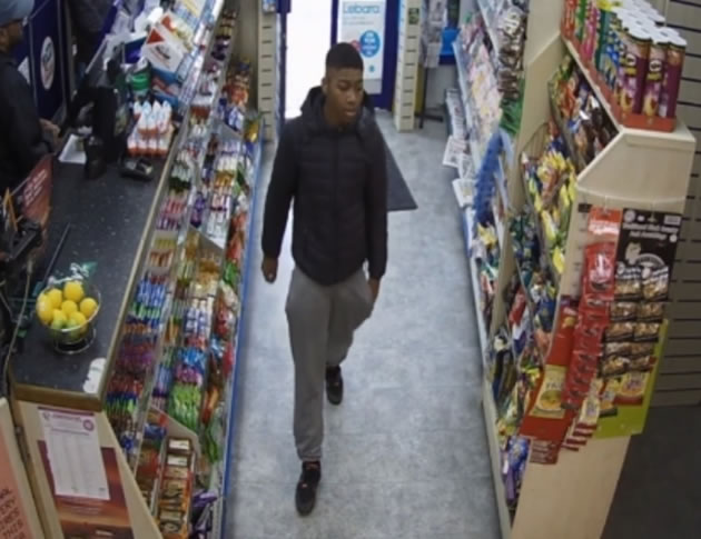 Two Sought in Connection With a Fulham Knife-point Robbery
