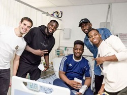 Chelsea FC squad visit Chelsea and Westminster Hospital
