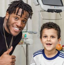 Chelsea Football Team visit patients at Chelsea and Westminster Hospital