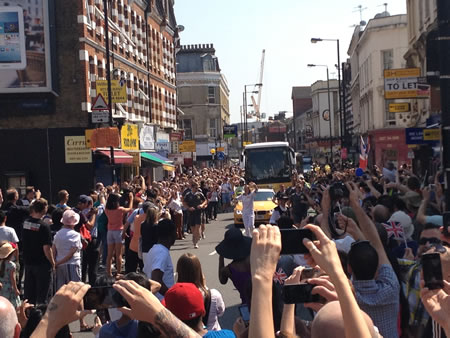 Crowds on North End Road. Pic - Nick Coombs