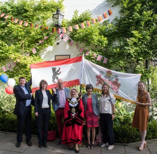 Ceremony to re-dedicate Berlin lamp in Hammersmith