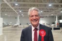 Chelsea and Fulham MP Refuses to Give Up Council Seat