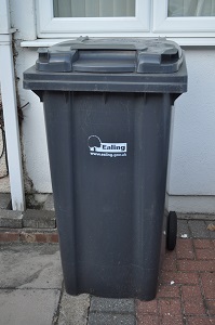 Black wheelie bin 