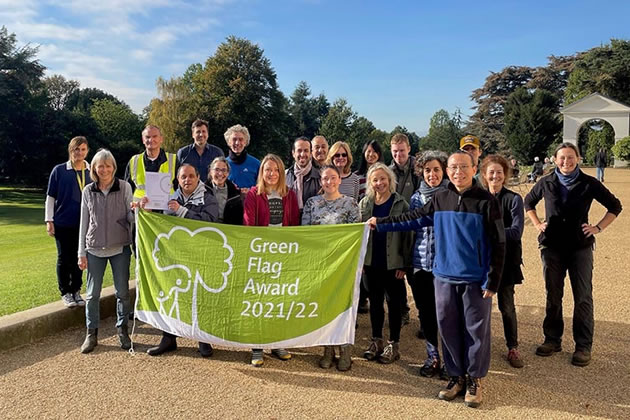 The Gunnersbury Park team celebrates its Green Flag Award 