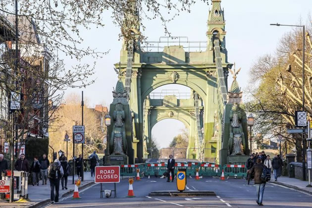 Hammersmith Bridge Closed